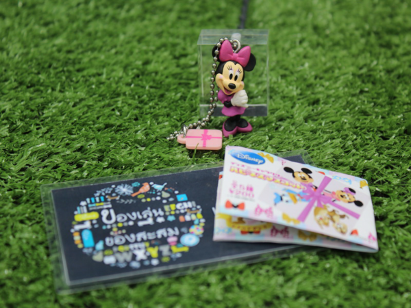 2.Gashapon Disney Character Happiness - Minnie