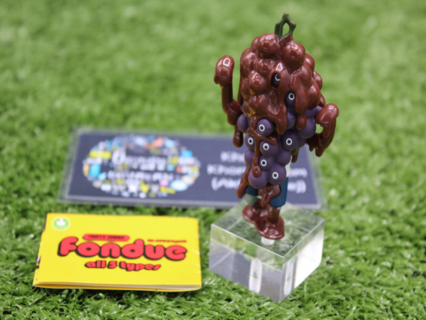 5.Gashapon Fruit Zombie Fondue - Budou