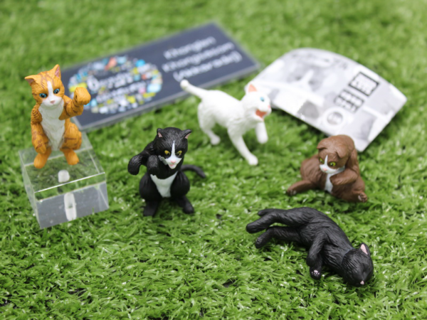 6.Gashapon Animal Cat and Cable Figure