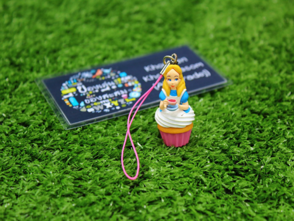 1.Gashapon Disney Alice in Wonderland Cupcake Mascot – Alice