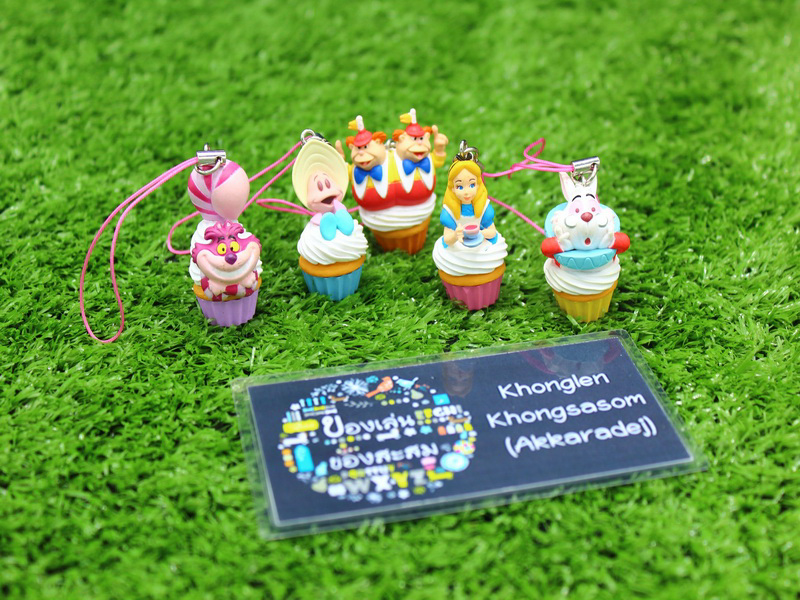6.Gashapon Disney Alice in Wonderland Cupcake Mascot – Complete Set