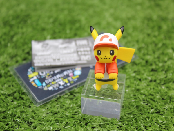 1.Gashapon Pokemon Let's Go! Pikachu Let's Go! Eevee Together Adventure Mascot - Pikachu (SportsWear)