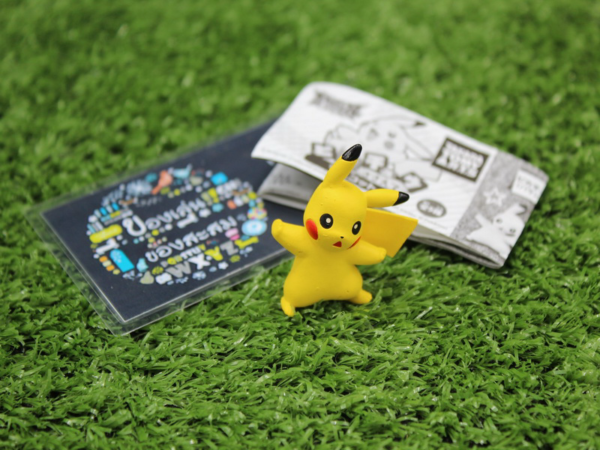 1.Gashapon Pokemon Pikachu Support Mascot Figure – Pikachu (Balance)