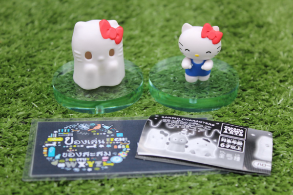 1.Gashapon Sanrio Characters Ghost Play Figure 2 – Hello Kitty (Smiling)